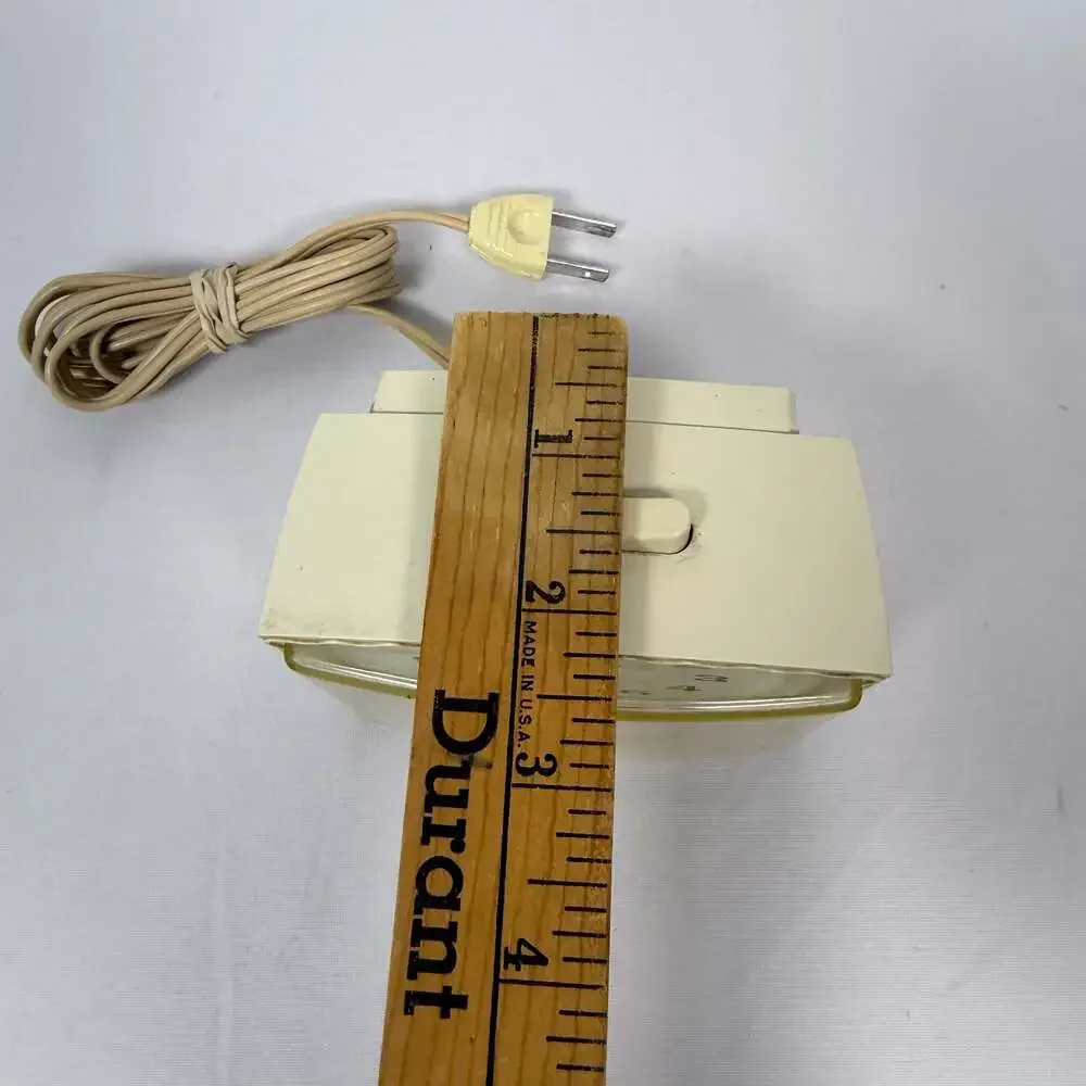 Vintage General Electric Snooz-Alarm Electric Clock Model 7315
